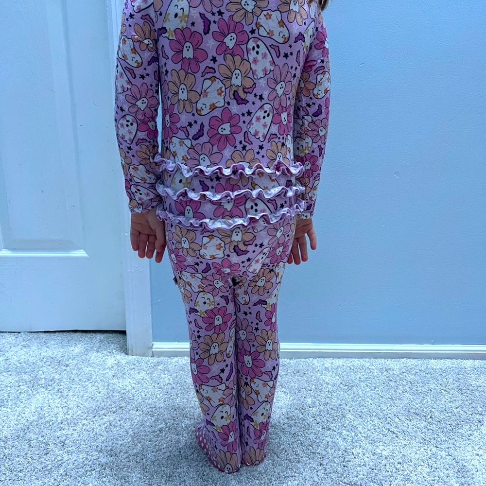 Bums & Roses 2T girls Pjs